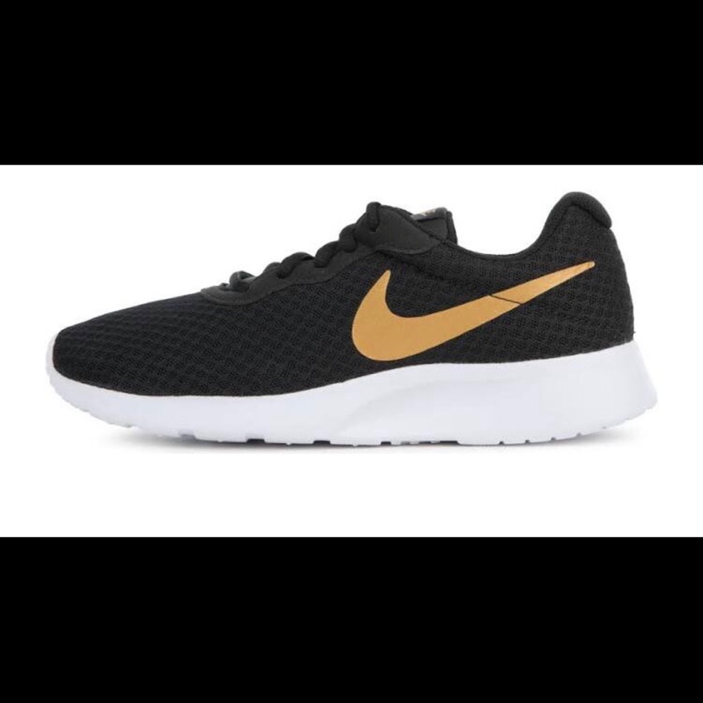 Brand New Nike Women Tanjun Black/Metallic Gold!